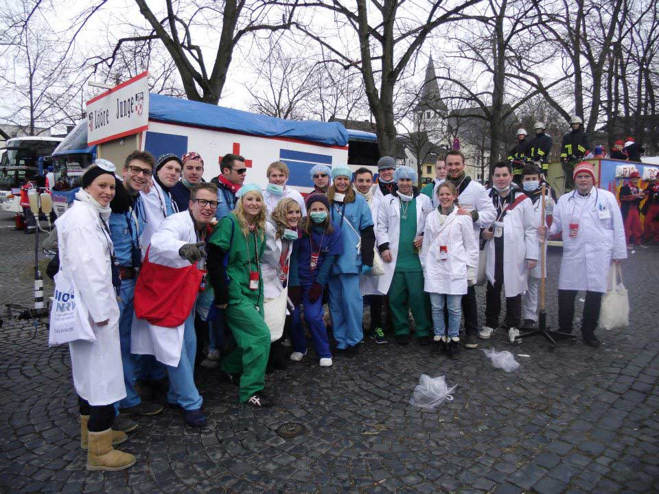 Alle Mann zum Medizincheck (2013)